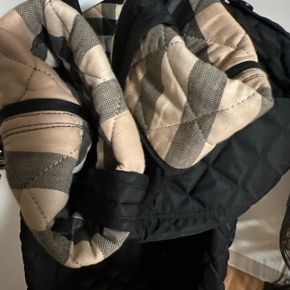 Authentic Burberry girls quilted jackets in excellent condition - Picture 7 of 7